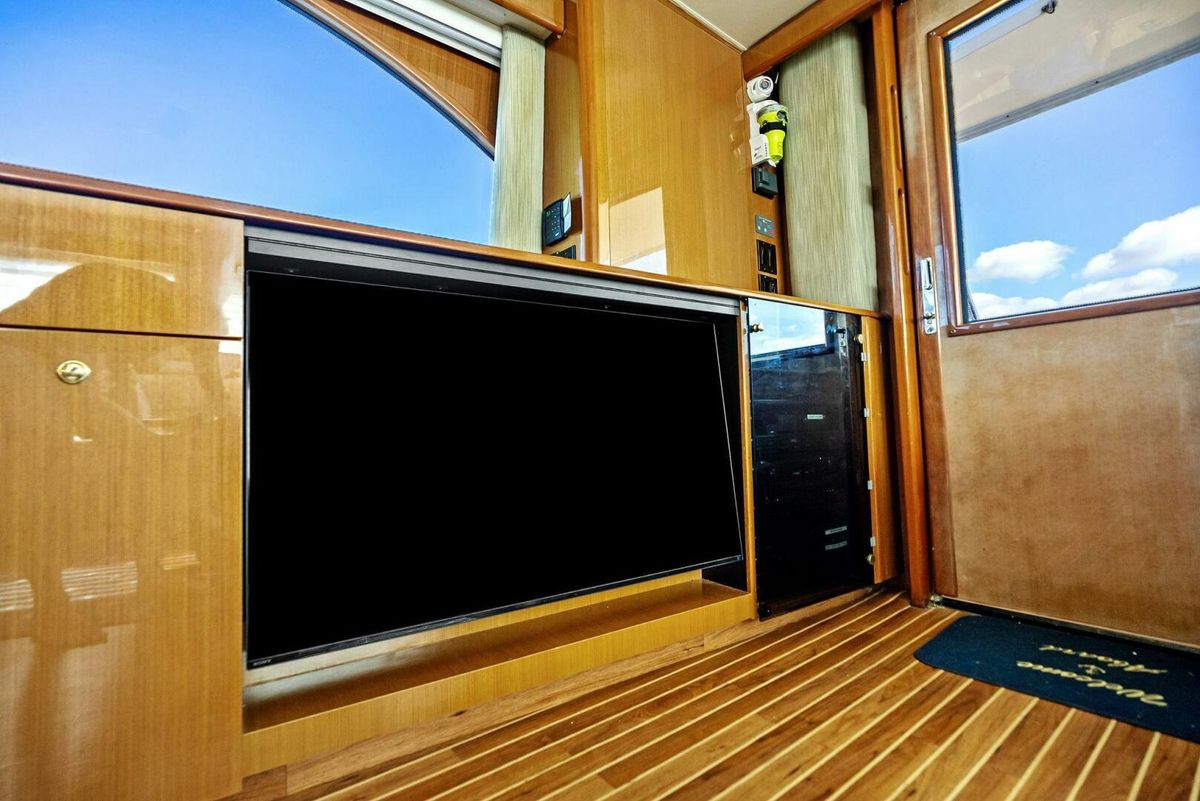 2002 Viking 65 
