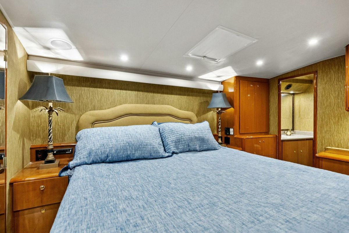 2002 Viking 65 