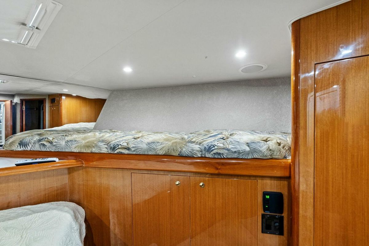 2002 Viking 65 