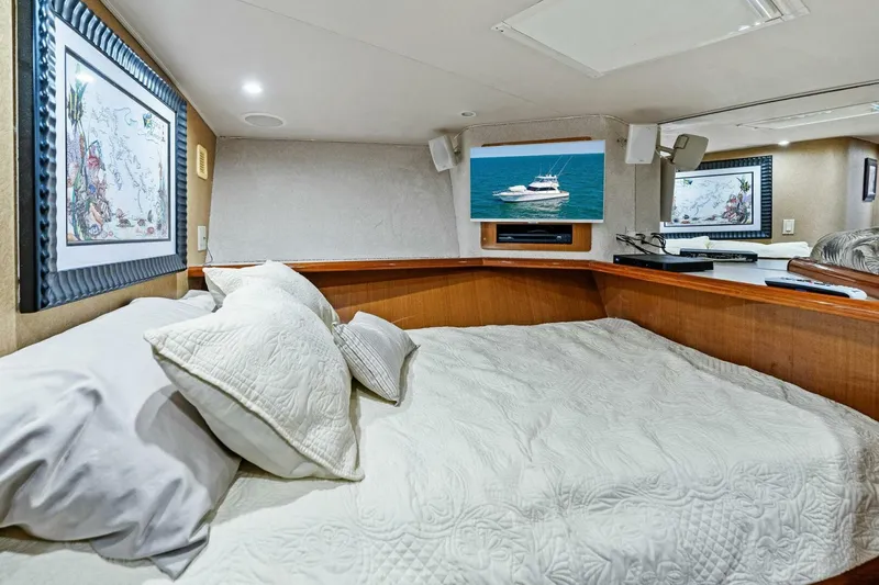 Cajun Queen Yacht Photos Pics 2002 Viking 65 Convertible 'Cajun Queen'