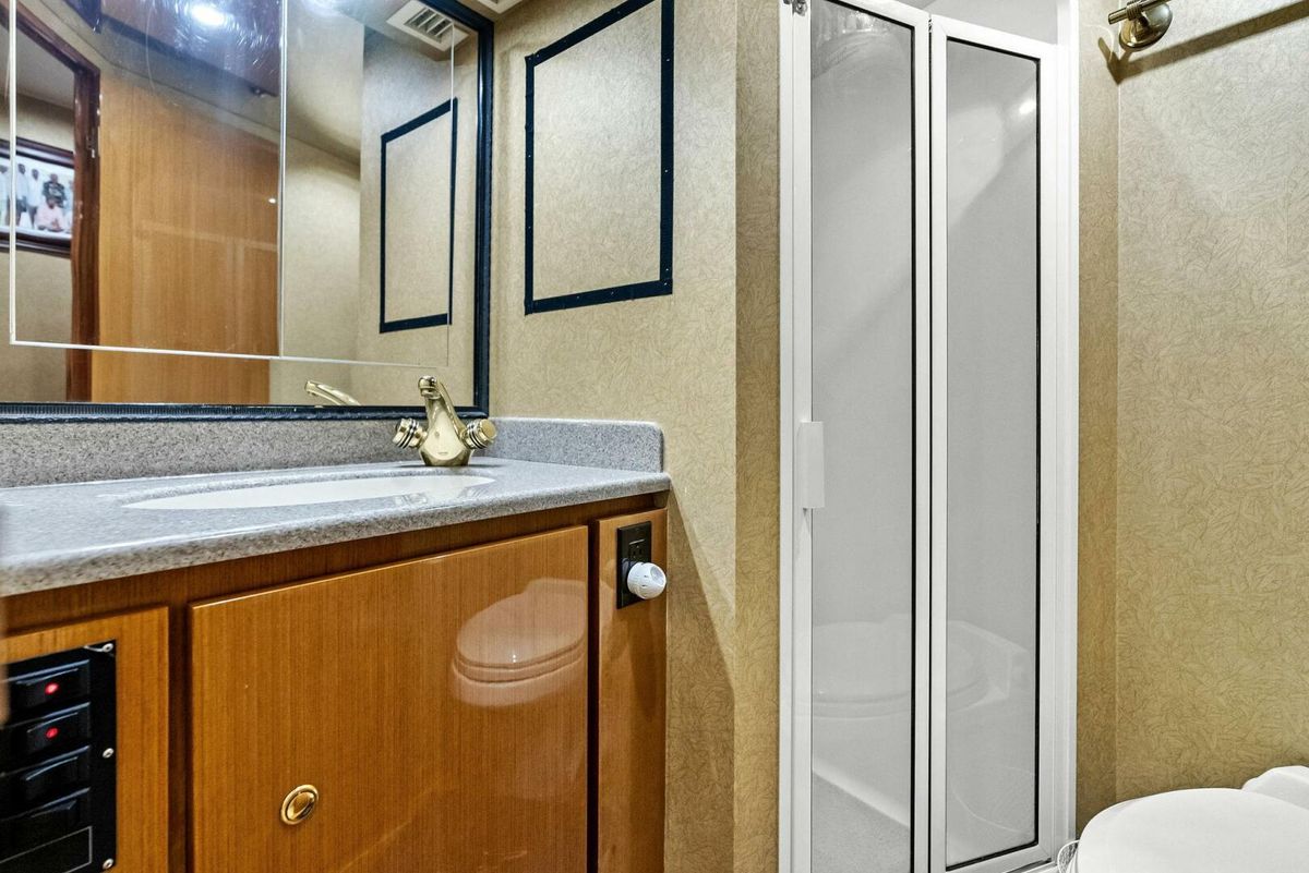 2002 Viking 65 
