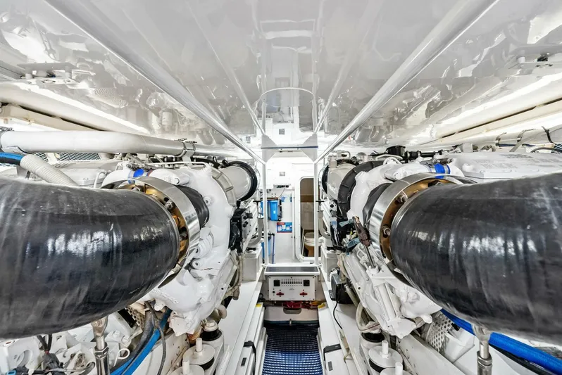 Cajun Queen Yacht Photos Pics 2002 Viking 65 Convertible 'Cajun Queen'