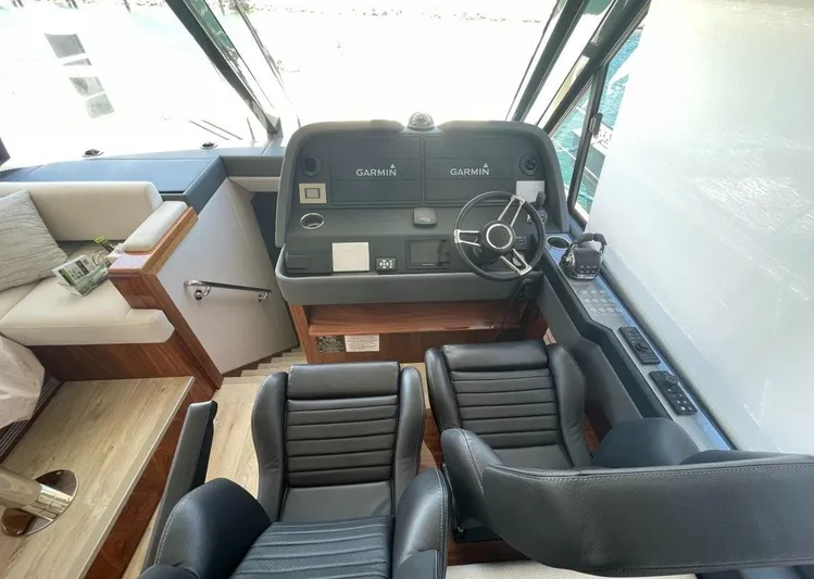 Riviera 505 Suv Yacht Photos Pics 