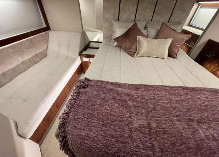 Riviera 505 Suv Yacht Photos Pics 