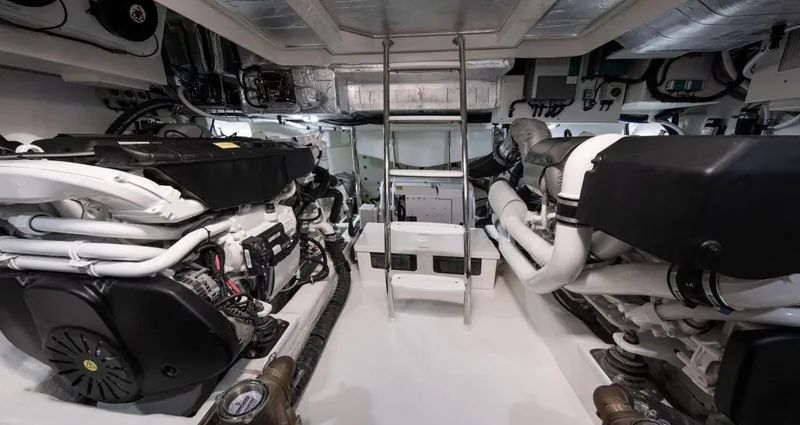 Riviera 505 Suv Yacht Photos Pics 