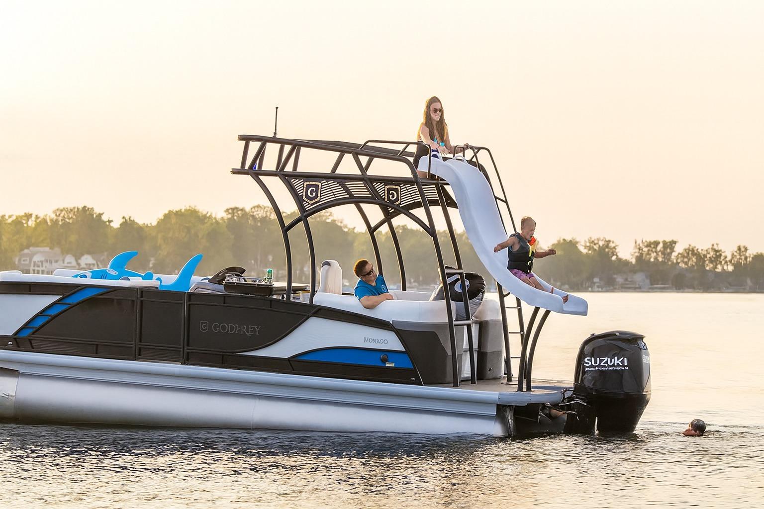 Godfrey Monaco 255 Sun Deck - 2500 SDC