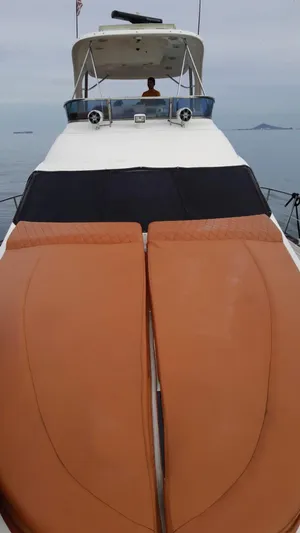  Yacht Photos Pics 2005 Sea Ray Sedan Bridge 520 yacht with spacious deck and seating.