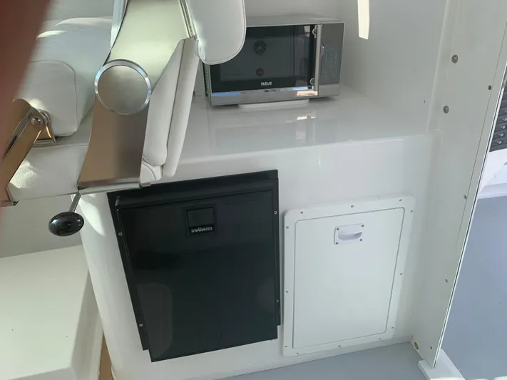  Yacht Photos Pics Steiger Craft Chesapeake 28, Steiger, Steiger Craft, Parker, Contender, Regulator, Pilot House, Saltwater Fishing Boat, Boat, Southport, Pair Customs, REV Yacht Sales