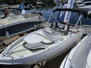 2024 B2 Marine CAP FERRET 522 OPEN