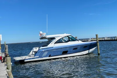 Formula 380 Super Sport Crossover
