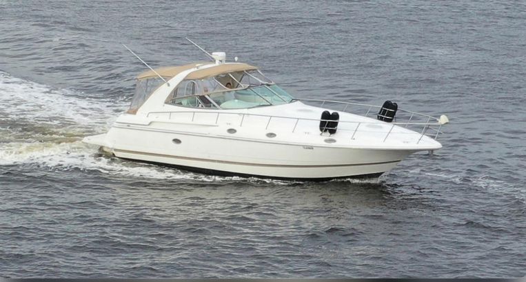 1998-42-cruisers-yachts-esprit