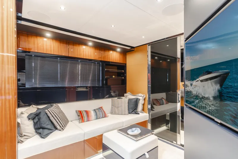 Mrs. Nicely Yacht Photos Pics RIVA 48 DOLCERIVA 2020