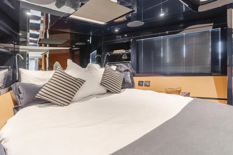 Mrs. Nicely Yacht Photos Pics RIVA 48 DOLCERIVA 2020