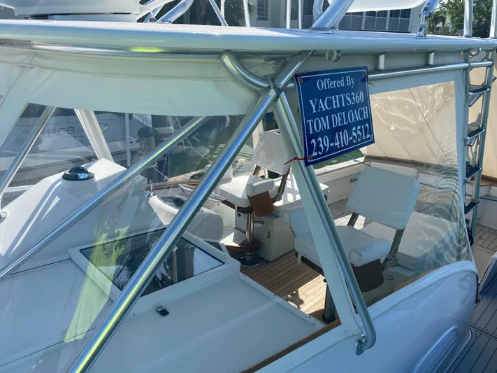  Yacht Photos Pics 1995 L&H 33 yacht with seating, offered by Yachts360, contact Tom Deloach.