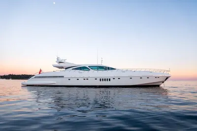 2004 Mangusta 130