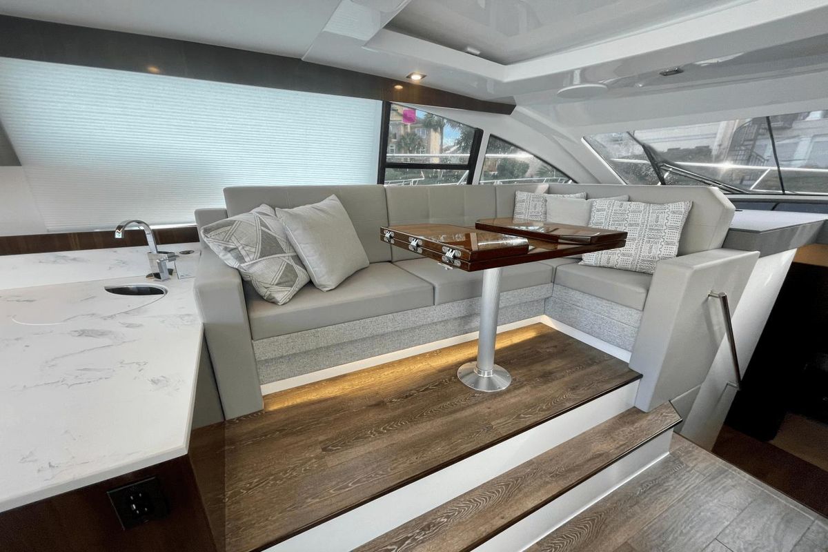 2023 Cruisers Yachts 46 