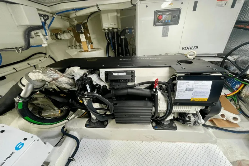 Risk Taker Yacht Photos Pics 