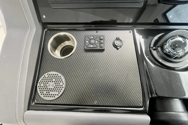 Risk Taker Yacht Photos Pics 