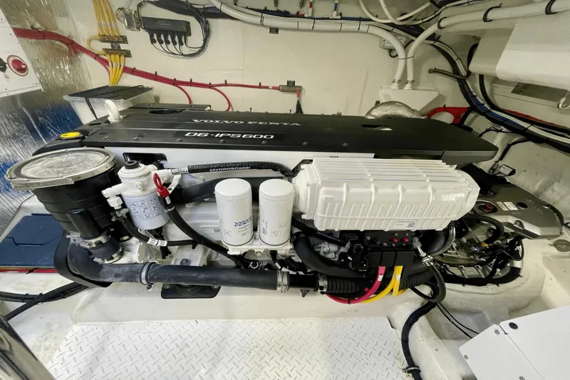 Risk Taker Yacht Photos Pics 