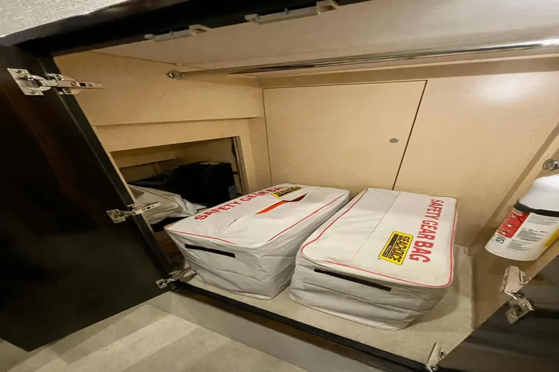 Risk Taker Yacht Photos Pics 