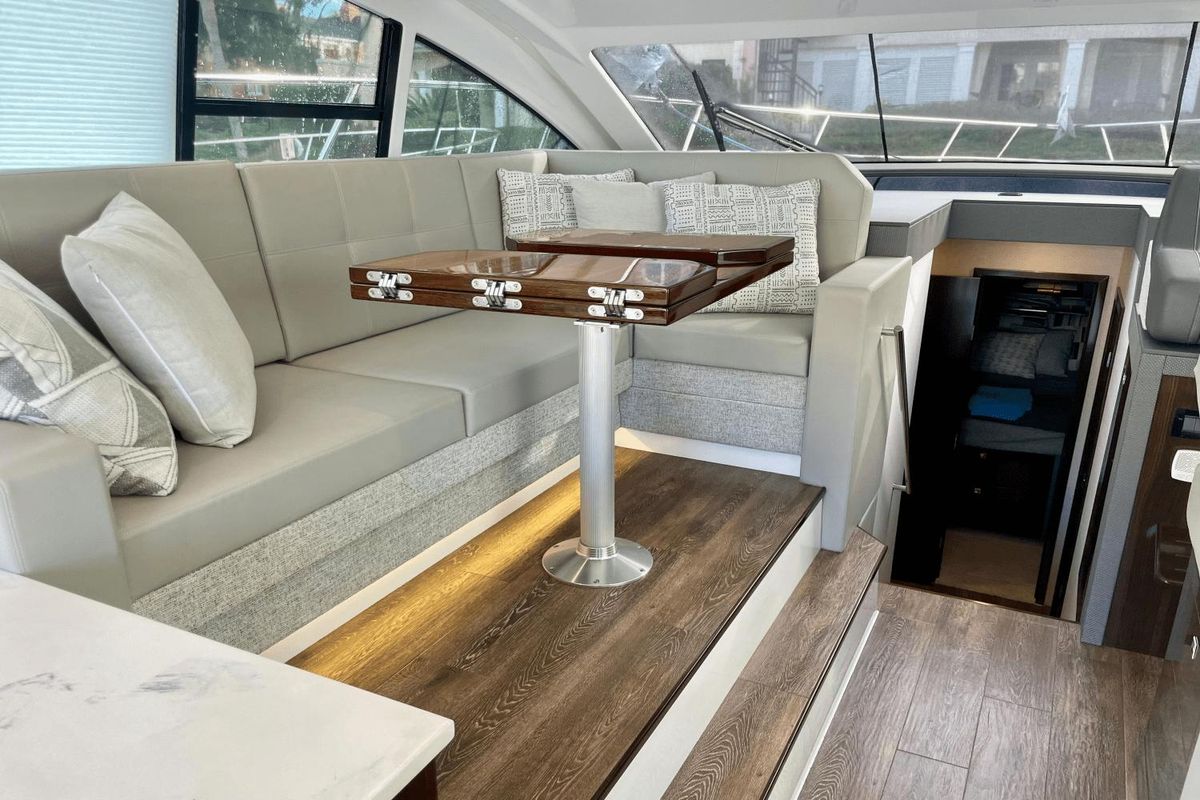 2023 Cruisers Yachts 46 