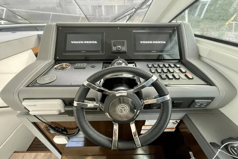 Risk Taker Yacht Photos Pics 