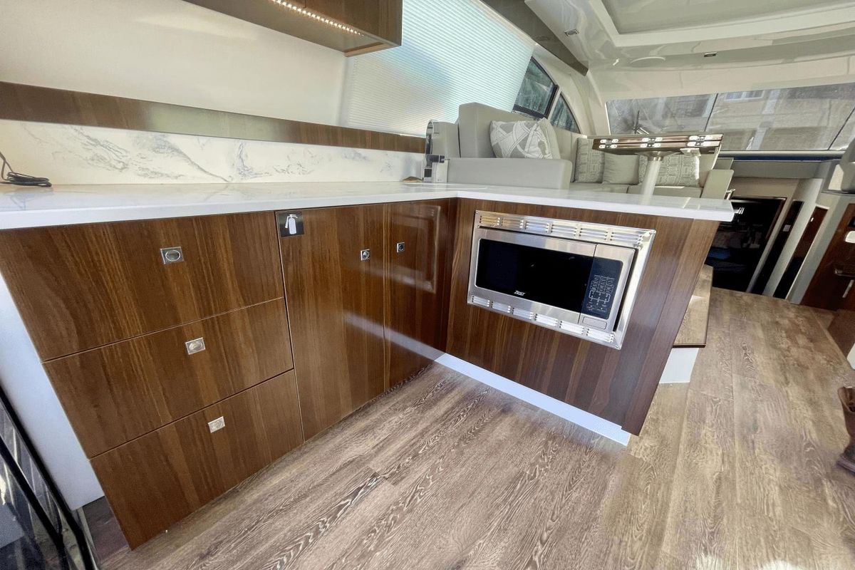2023 Cruisers Yachts 46 