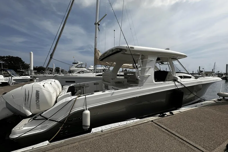 Zuzu's Petals Yacht Photos Pics 