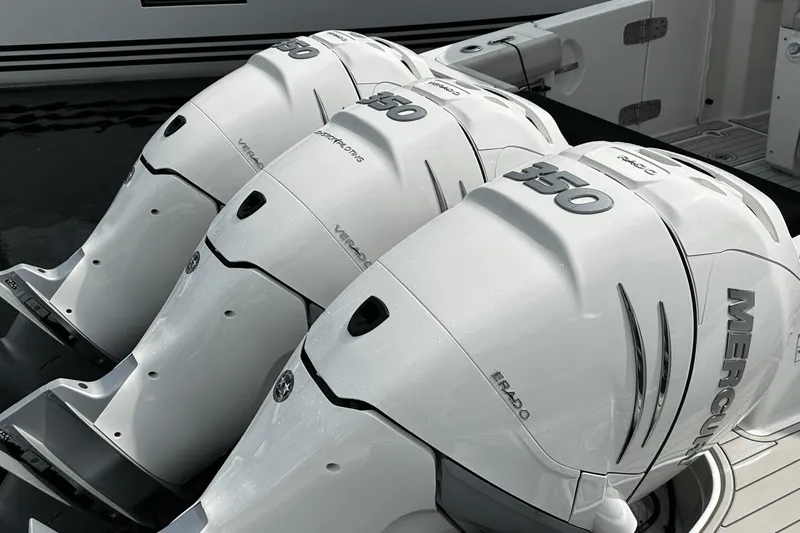 Zuzu's Petals Yacht Photos Pics 