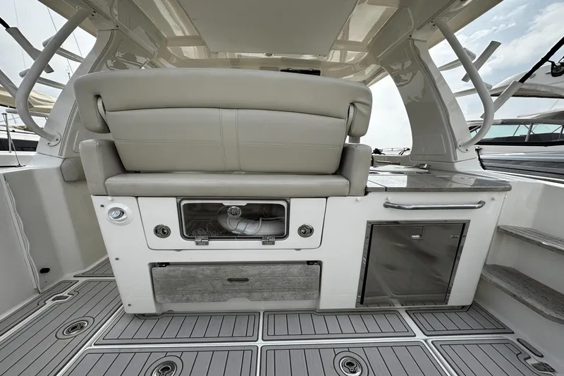 Zuzu's Petals Yacht Photos Pics 