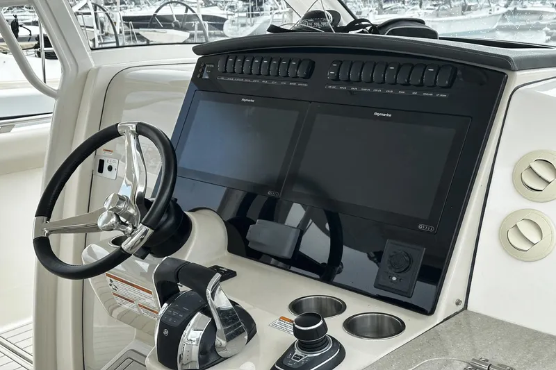 Zuzu's Petals Yacht Photos Pics 