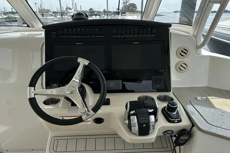 Zuzu's Petals Yacht Photos Pics 