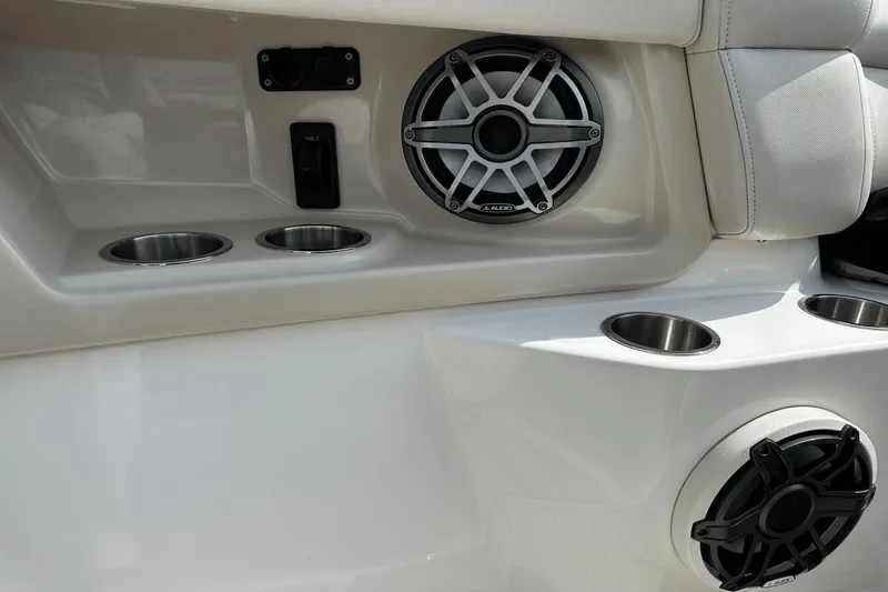 Zuzu's Petals Yacht Photos Pics 