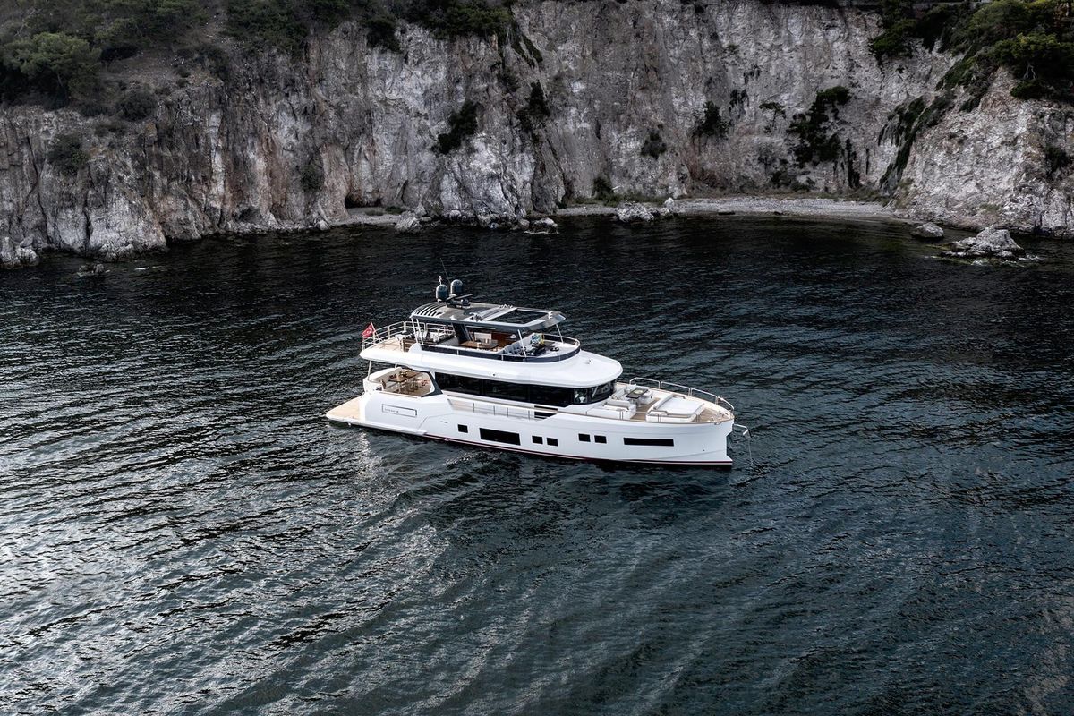2022 Sirena 70 