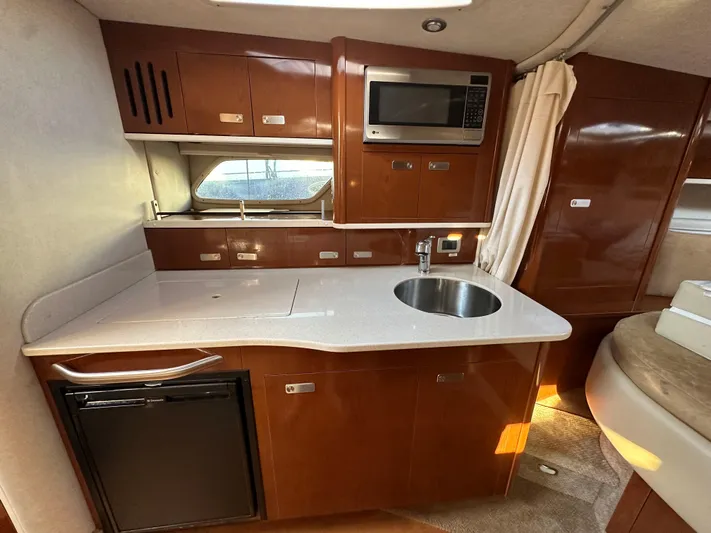  Yacht Photos Pics Galley