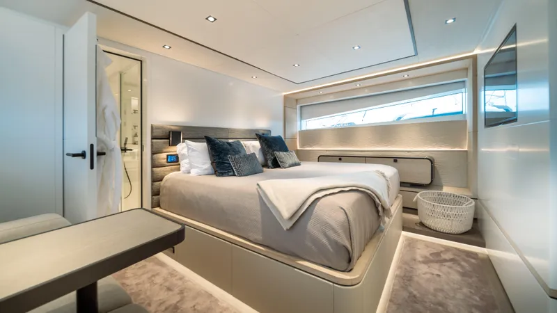 Fellowship II Yacht Photos Pics 