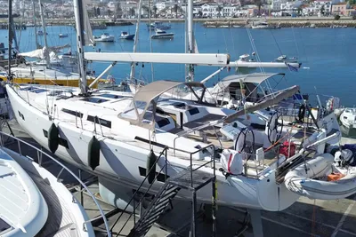 Hanse 548