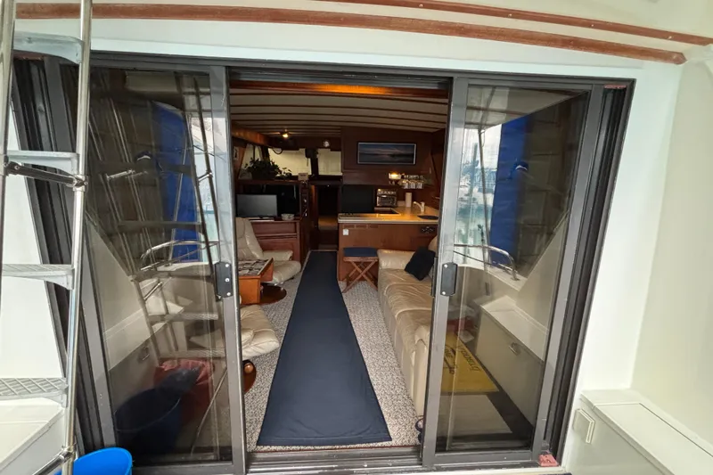 Encore II Yacht Photos Pics Double sliding glass doors