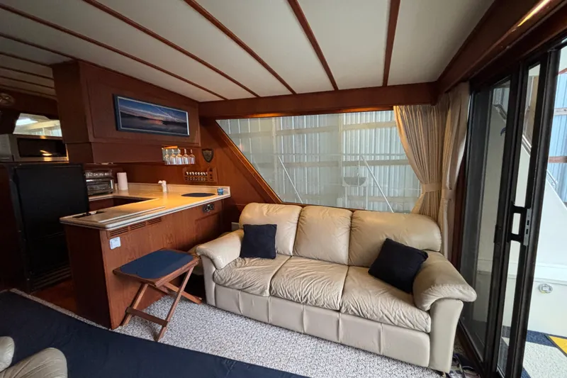 Encore II Yacht Photos Pics Salon to starboard with gally forward