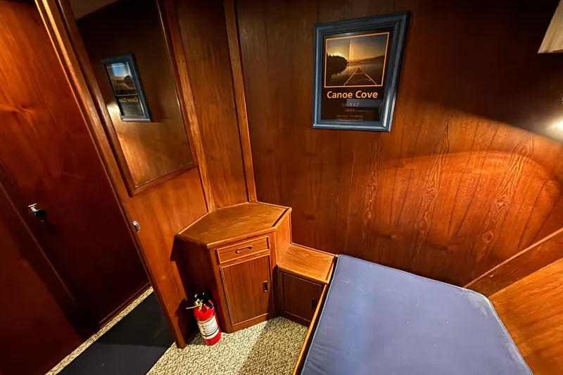 Encore II Yacht Photos Pics Second stateroom