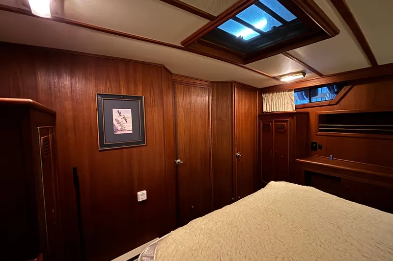 Encore II Yacht Photos Pics Master stateroom looking aft