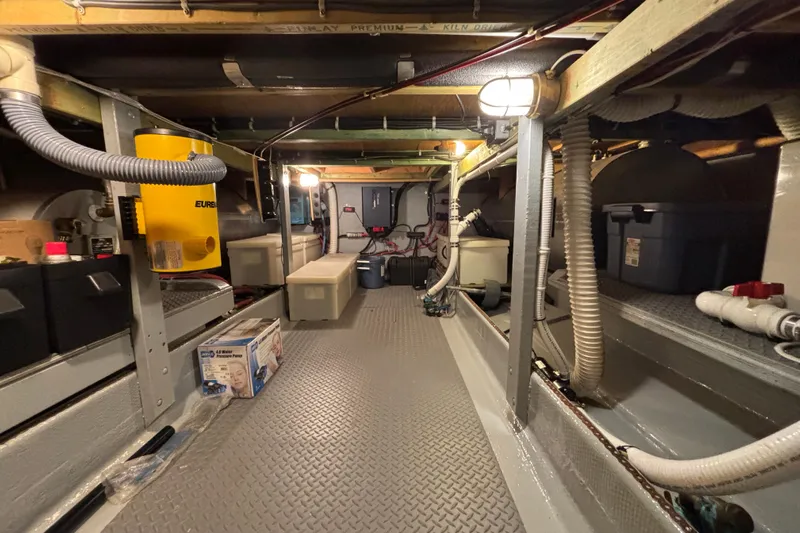 Encore II Yacht Photos Pics Spacious, well-lit basement