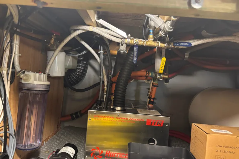 Encore II Yacht Photos Pics Hurricane heating system and water filtration