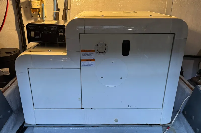 Encore II Yacht Photos Pics Kohler Diesel 9E0Z 9 KW