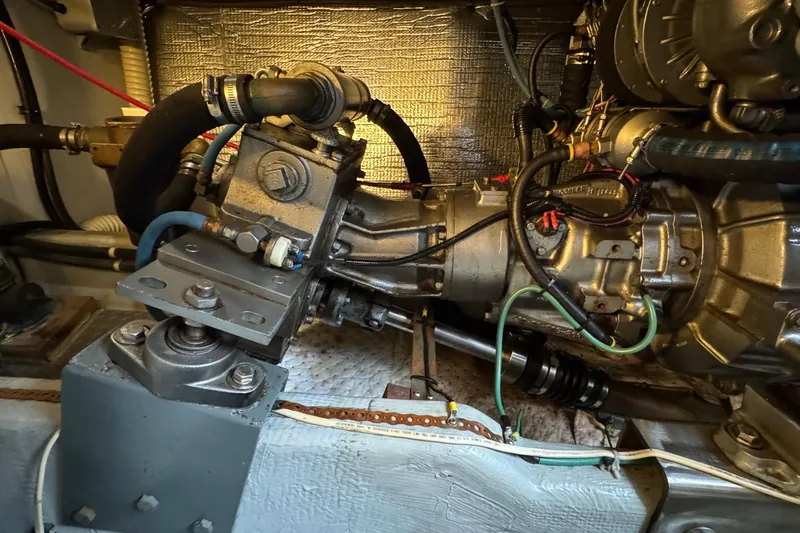 Encore II Yacht Photos Pics Starboard V-drive