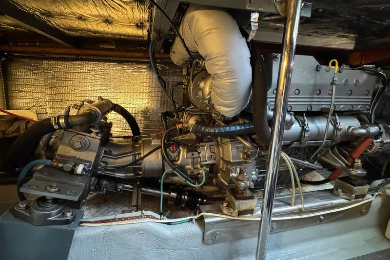 Encore II Yacht Photos Pics Starboard V-drive and stainless steel engine mounts