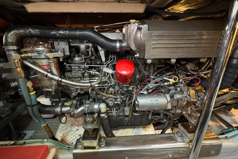 Encore II Yacht Photos Pics Port Yanmar 6LPA-DTP Engine