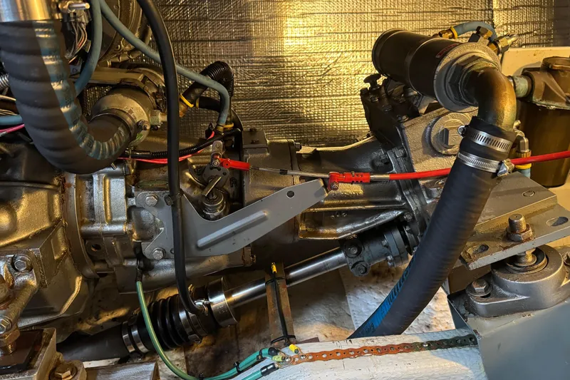 Encore II Yacht Photos Pics Port V-drive