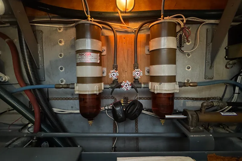 Encore II Yacht Photos Pics Twin Racor fuel filters