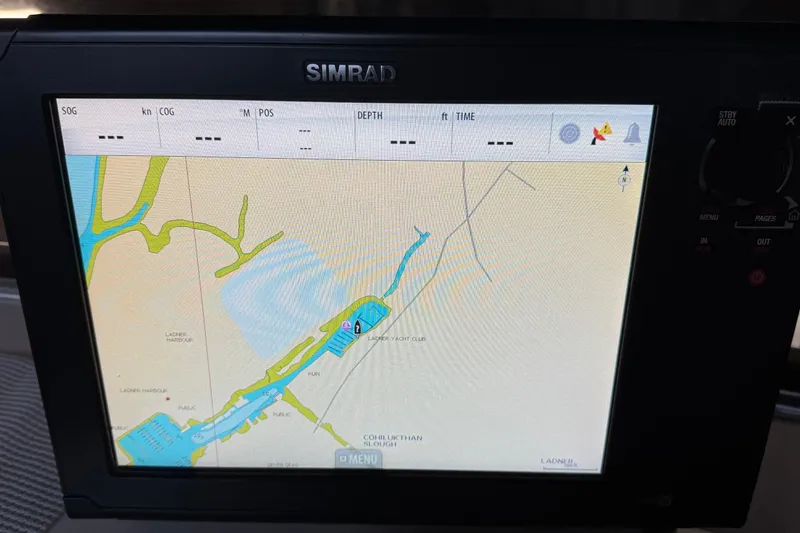 Encore II Yacht Photos Pics 12" Simrad touch navigation display